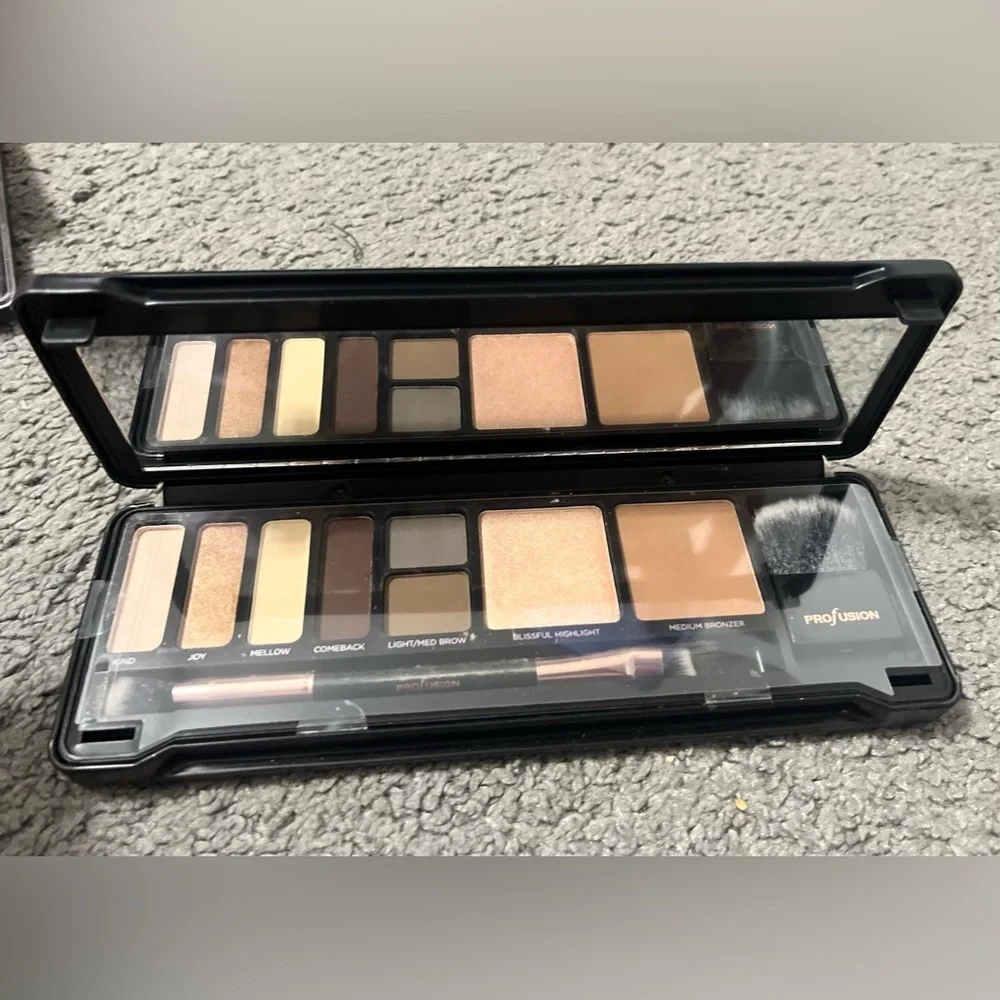 Profusion Day Face Pro Makeup Case Natural Eyeshadow, Highlight, Bronzer​​